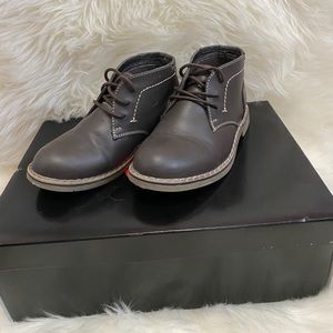 Boys boots. Size 11.